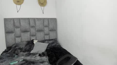 Snapshot of zoe_painn chatting on October 31, 7:26 pm She Zoe He Painn online show from October 31, 7:26 pm