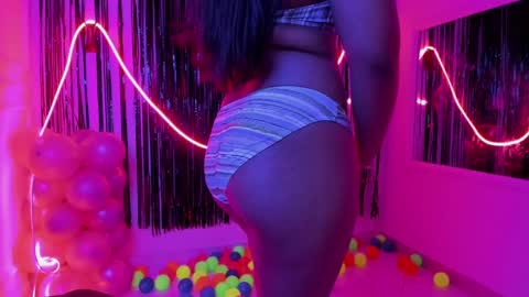 Snapshot of zoe_roux210949 chatting on January 26, 3:06 am Zoe online show from January 26, 3:06 am