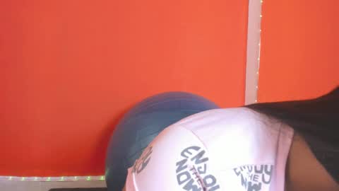 Snapshot of zoe_roux210949 chatting on February 8, 1:11 am Zoe online show from February 8, 1:11 am