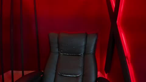 Snapshot of zoe_roux210949 chatting on February 8, 8:10 pm Zoe online show from February 8, 8:10 pm