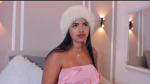 Snapshot of zoe_roux210949 chatting on September 27, 5:23 am Zoe online show from September 27, 5:23 am