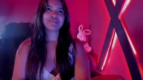 Snapshot of zoe_roux210949 chatting on October 23, 7:29 am Zoe online show from October 23, 7:29 am