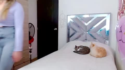 ZOE online show from July 1, 3:34 pm