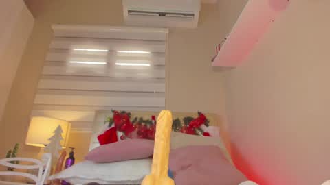Hi guys i am Zoe  online show from December 26, 2:37 pm