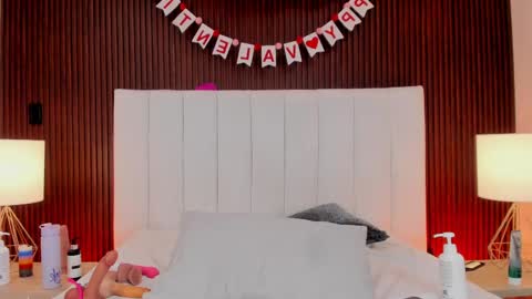 Snapshot of zoe_stargb chatting on February 20, 11:21 pm Camila Aristizabal online show from February 20, 11:21 pm