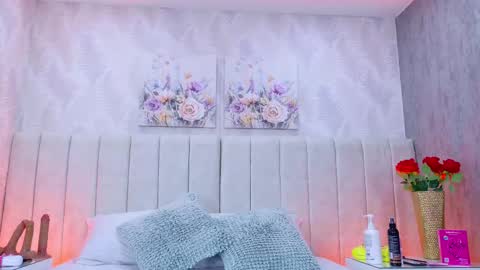 Snapshot of zoe_stargb chatting on September 17, 8:43 pm Camila Aristizabal online show from September 17, 8:43 pm