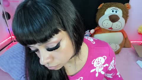 zoe_sullivan_ online show from December 18, 12:51 pm