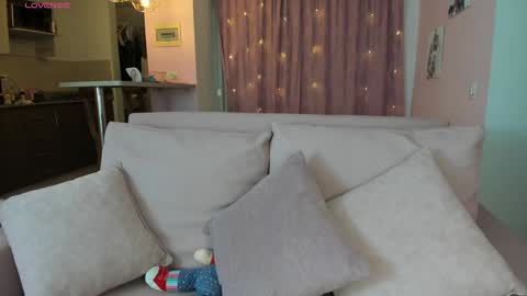 zoe_sullivan_ online show from January 19, 9:44 am