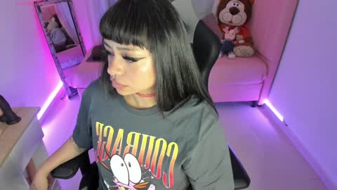 zoe_sullivan_ online show from January 28, 9:19 am