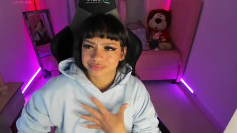 zoe_sullivan_ online show from February 3, 9:41 am