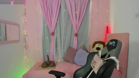 zoe_sullivan_ online show from September 14, 1:54 pm