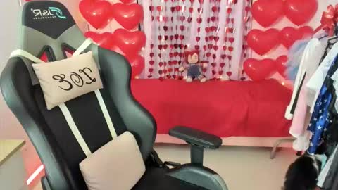 zoe_sullivan_ online show from February 14, 9:06 am