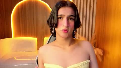 Zoe online show from February 7, 1:04 pm