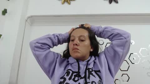 Carolina online show from February 2, 10:19 pm