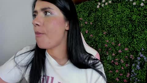 Zoe online show from December 2, 6:20 am