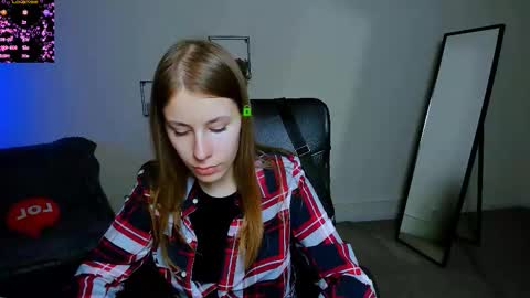 zoe_wind online show from September 18, 5:31 am