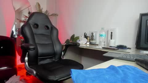 Zoe online show from February 12, 8:09 am