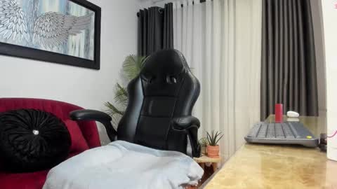 Zoe online show from March 17, 7:50 pm