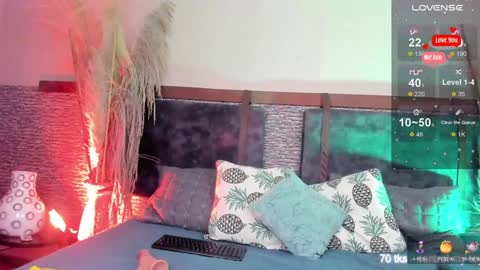 Snapshot of zoee_23 chatting on December 2, 2:41 pm Zoe online show from December 2, 2:41 pm