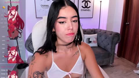 Snapshot of zoee_jackson chatting on January 25, 6:57 pm zoee jackson online show from January 25, 6:57 pm