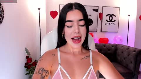 Snapshot of zoee_jackson chatting on February 16, 6:43 pm zoee jackson online show from February 16, 6:43 pm