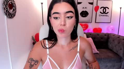 Snapshot of zoee_jackson chatting on February 16, 9:48 pm zoee jackson online show from February 16, 9:48 pm