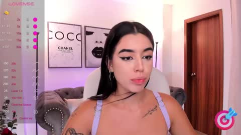 Snapshot of zoee_jackson chatting on February 22, 6:52 pm zoee jackson online show from February 22, 6:52 pm