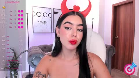 Snapshot of zoee_jackson chatting on February 27, 10:09 pm zoee jackson online show from February 27, 10:09 pm