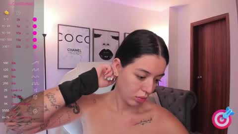 Snapshot of zoee_jackson chatting on March 1, 6:43 pm zoee jackson online show from March 1, 6:43 pm