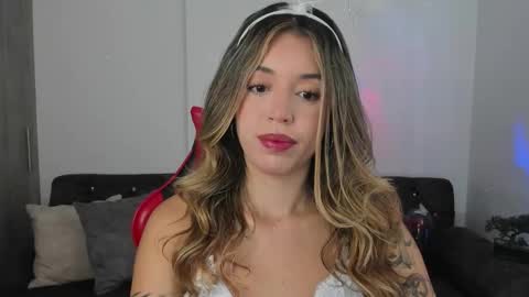 Snapshot of zoee_jackson chatting on October 26, 9:10 pm zoee jackson online show from October 26, 9:10 pm