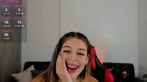 Snapshot of zoee_jackson chatting on October 28, 8:00 pm zoee jackson online show from October 28, 8:00 pm