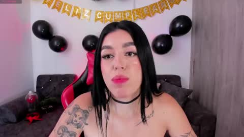 Snapshot of zoee_jackson chatting on April 16, 6:19 pm zoee jackson online show from April 16, 6:19 pm