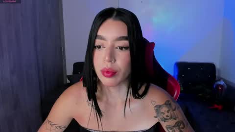 Snapshot of zoee_jackson chatting on May 5, 2:08 am zoee jackson online show from May 5, 2:08 am