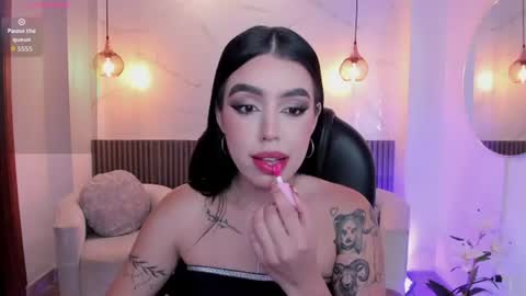 Snapshot of zoee_jackson chatting on June 14, 6:43 pm zoee jackson online show from June 14, 6:43 pm