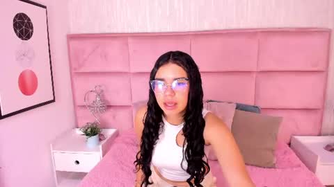 Snapshot of zoee_jhonson chatting on June 15, 2:41 pm zoee_jhonson online show from June 15, 2:41 pm