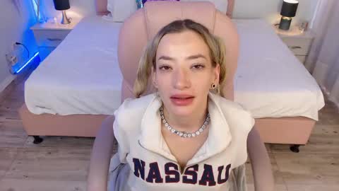 Snapshot of zoee_joness chatting on May 14, 4:36 pm zoe online show from May 14, 4:36 pm
