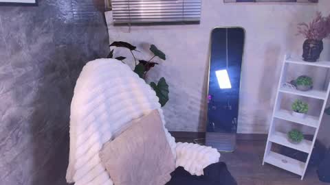 Snapshot of zoee_kiss_ chatting on April 9, 9:20 pm ZOE online show from April 9, 9:20 pm