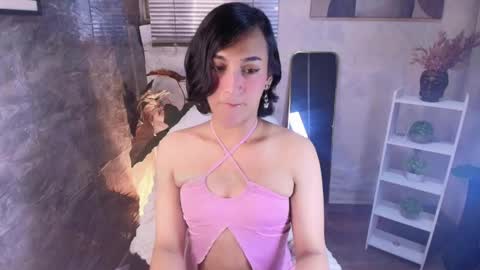 Snapshot of zoee_kiss_ chatting on April 10, 8:57 pm ZOE online show from April 10, 8:57 pm