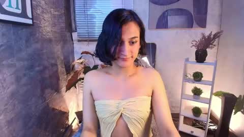 Snapshot of zoee_kiss_ chatting on April 14, 11:55 pm ZOE online show from April 14, 11:55 pm