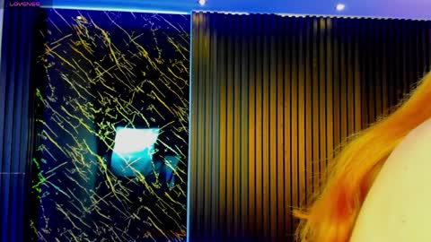 Snapshot of zoee_millerr chatting on March 25, 11:49 am zoee_millerr online show from March 25, 11:49 am