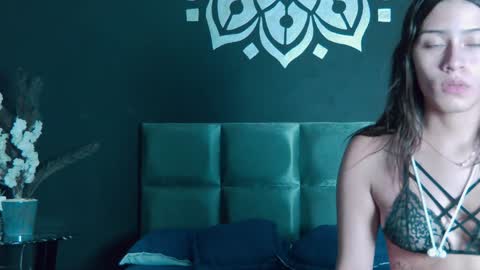 Zoe online show from December 19, 8:13 pm