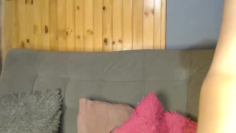 Snapshot of zoee_t chatting on September 15, 1:16 am Zoee online show from September 15, 1:16 am