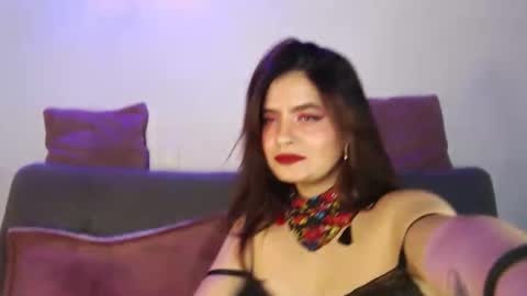 Snapshot of zoee_t chatting on October 31, 4:57 am Zoee online show from October 31, 4:57 am