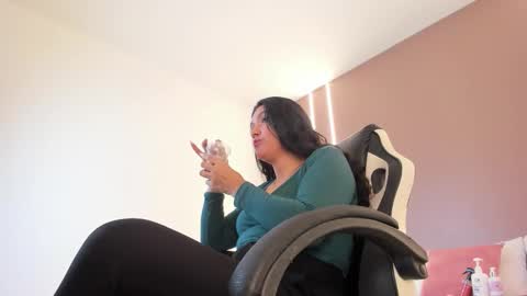 Snapshot of zoee_zi chatting on February 19, 7:32 pm zoee_zi online show from February 19, 7:32 pm