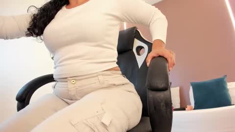Snapshot of zoee_zi chatting on March 31, 12:27 pm zoee_zi online show from March 31, 12:27 pm