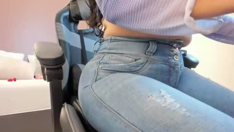 zoee_zi online show from July 28, 6:20 pm
