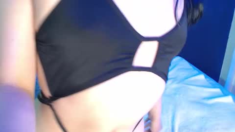 Snapshot of zoeeblack chatting on October 23, 5:51 am zoeeblack online show from October 23, 5:51 am