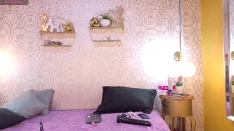 zoeecarter_ online show from June 18, 12:20 pm