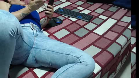 Snapshot of zoeecruz chatting on February 11, 12:59 am zoeecruz online show from February 11, 12:59 am