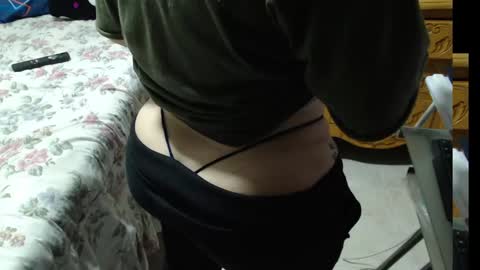 Snapshot of zoeecruz chatting on February 25, 1:28 pm zoeecruz online show from February 25, 1:28 pm